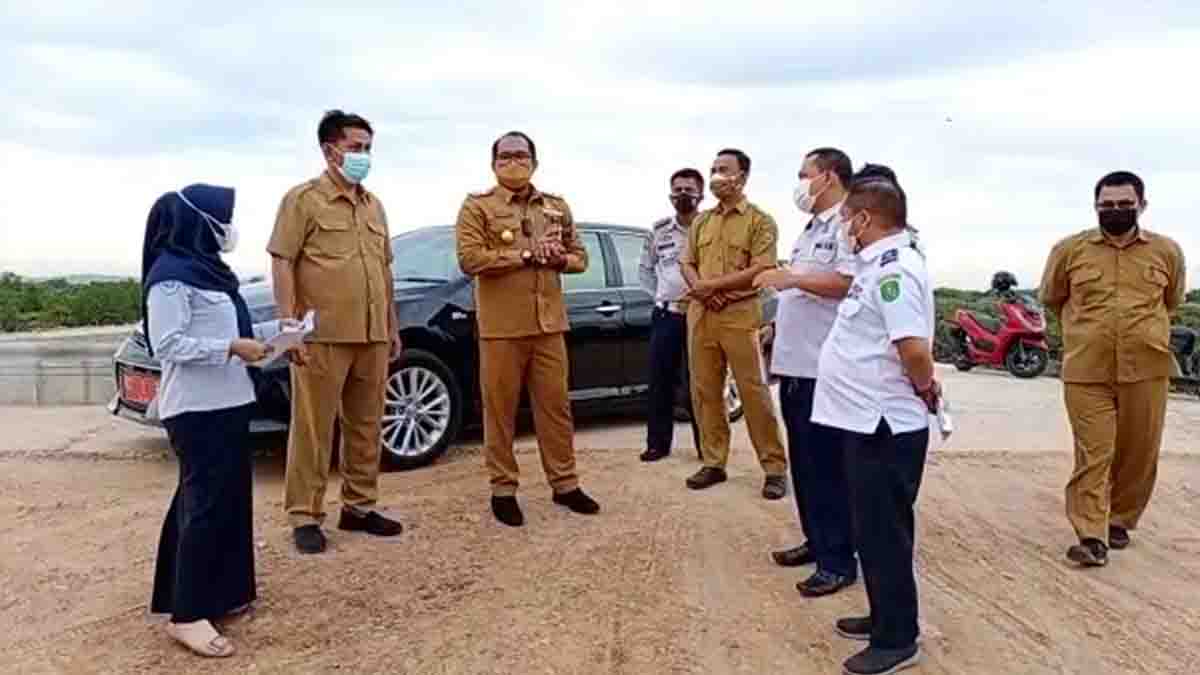 Wabup Tinjau Jalan Penghubung Pelabuhan Kenyamukan