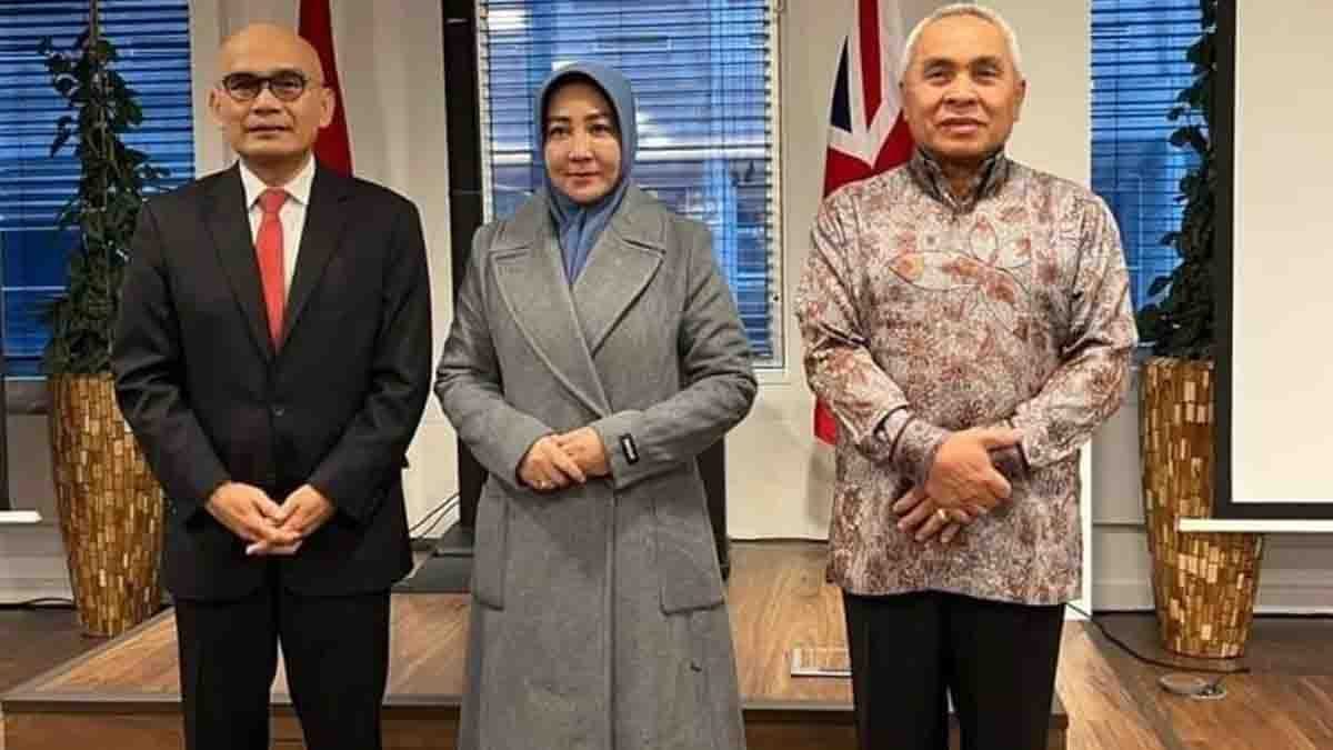 Tiba di London, Rombongan Bupati di Jamu Kedubes