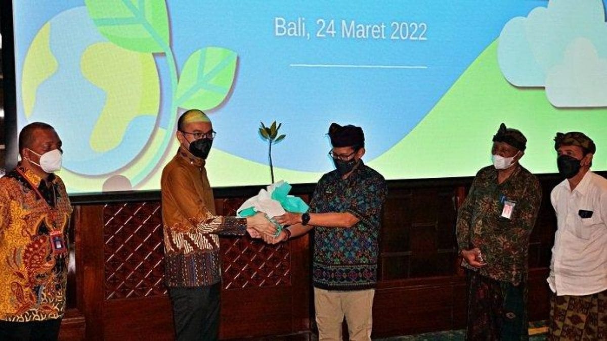 Menteri Sandiaga Dan Traveloka Inisiasi Aksi Tanam 40.000 Bibit Bakau Di Hutan Mangrove Buleleng