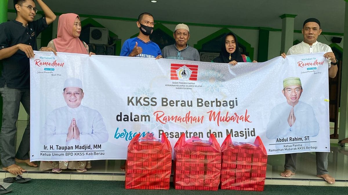 KKSS Berau Berbagi Takjil Ke Masjid Dan Berbagi Sahur Ke PonPes