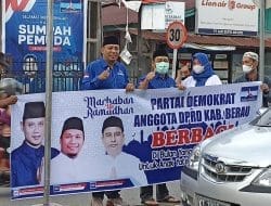 H.Ma’aruf Anggota DPRD Berau Fraksi Demokrat ; Bagi Takjil Gratis