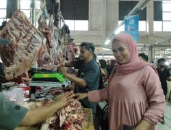 Rini , Harga Daging Naik 10 ribu Dan Harga Lombok naik 100%