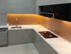Cari Kitchen Set? Pakai Aja Produk Solid Surface