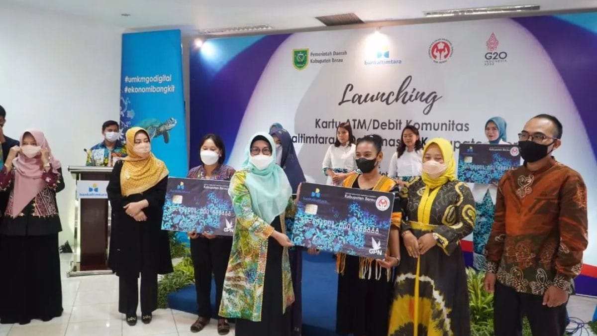 Bupati Launching Kartu ATM Komunitas Bankaltimtara