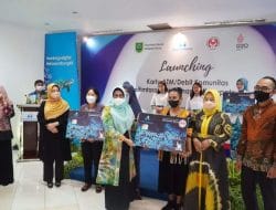 Bupati Launching Kartu ATM Komunitas Bankaltimtara