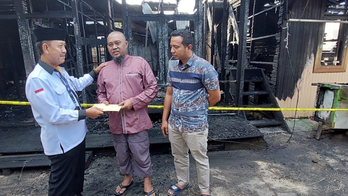 Dua Korporasi Gandeng DPD KNPI Berau Salurkan Bantuan