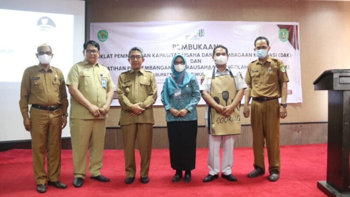 Bupati Kutim Buka Pelatihan Kapasitas Kelembagaan Koperasi dan Pelatihan Kewirausahaan Pengolahan Bakery
