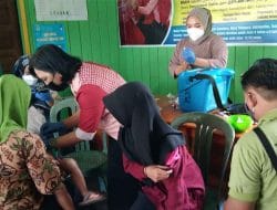 Polindes Desa Karangan Dalam Lakukan Imunisasi BIAN