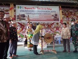 Bupati Berau Pukul Gong Tanda Mubes KKDKB ke-5 di Kampung Bena Baru