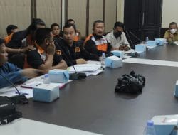 Bupati berau minta selesaikan masalah dengan kepala dingin dan duduk bersama.