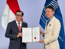 Pertemuan Bilateral dengan Dirjen WIPO, Yasonna Laoly Serahkan Instrumen Aksesi Traktat Budapest