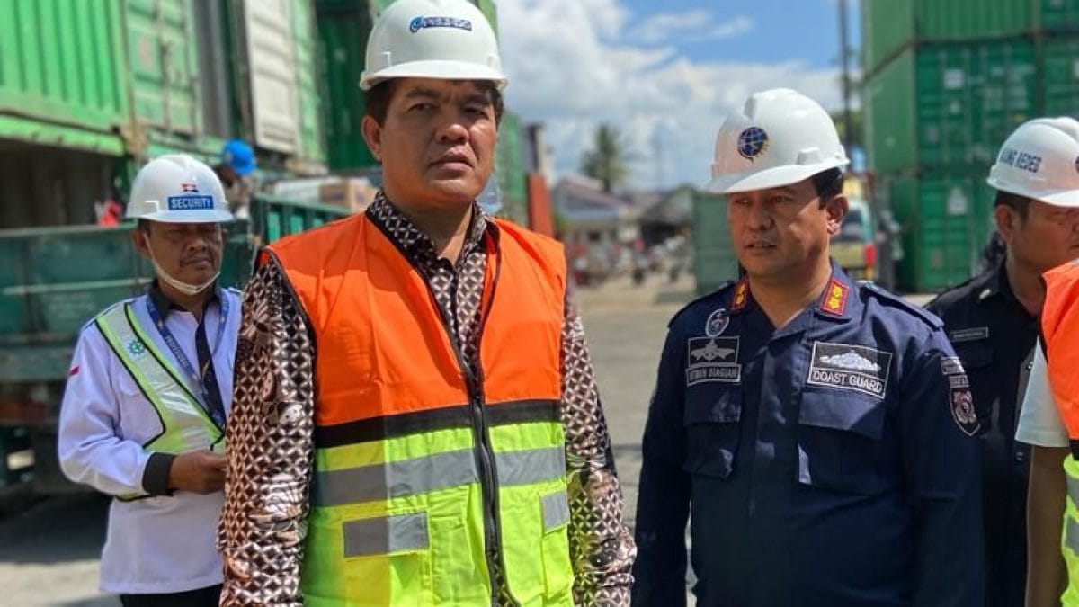 Sahat Manaor Panggabean Staff Ahli Bidang Manajemen Konektivitas Kemenko Marves Kunjungi KUPP Kelas II Tanjung Redeb