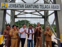 Anggota DPR RI, H. Irwan Resmikan Jembatan Gantung Terpanjang di Kaltim