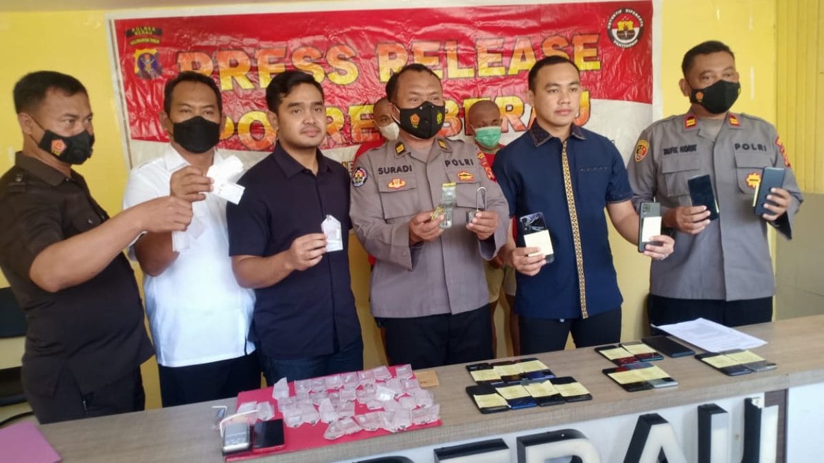 Polres Berau Tangkap Pembobolan Counter Hp Lewat CCTV
