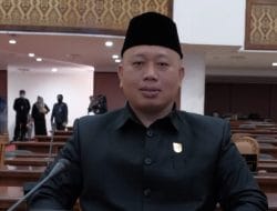 wendy Lie Jaya, Mahasiswa Minta Keterbukaan Data