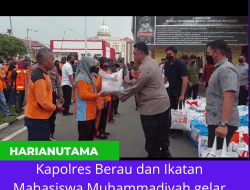 Kapolres Berau dan Ikatan Mahasiswa Muhammadiyah gelar Bagi 200 Paket Sembako