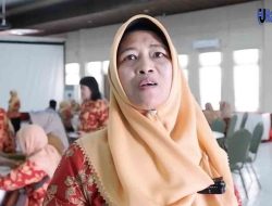 Dharma Wanita Kutim Gelar Pelatihan Merangkai Bunga Akrilik