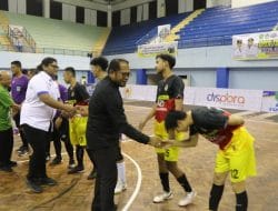 Wabup Kasmidi Buka Turnamen Futsal di GOR Kudungga