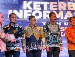 Perumda Air Minum Batiwakkal Memperolah Predikat Menuju Informatif di kategori BUMD