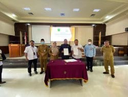 Kajari Bersama Pemkab Berau Lakukan Penandatanganan Kerjasama Tentang Penanganan Masalah Hukum Bidang Perdata dan Tata Usaha Negara