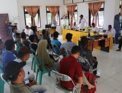Serahkan 1 Unit Mobil Ambulance di Desa Jabdan Wabup Kutim Kasmidi Bulang, Mobil Ambulance Merupakan Bentuk Peningkatan Pelayanan Kesehatan Bagi Masyarakat