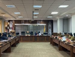 Komisi II DPRD Berau Gelar RDP Terkait Evaluasi Pembatasan Retail Nasional, Begini Hasilnya!!!
