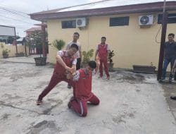 Asah Kemampuan Personel Polsek Teluk Bayur Latihan Memborgol