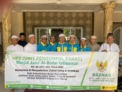 Masjid Jami Al-Badar Istiqomah Salurkan Zakat dan Santunan Kepada 121 Mustahik