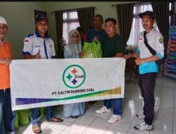 Peduli masyarakat, PT KDC Bagian Ratusan Paket Sembako