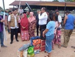 Saat Penyerahan Bantuan Korban Kebakaran, Kasmidi : Warga Minta Permudah Pengurusan Dokumen Adminduk