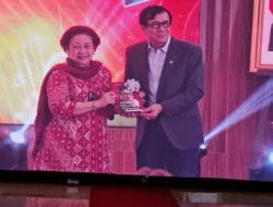 Ulang Tahun ke-70, Menkumham, Yasonna Luncurkan Buku Biografi Politik