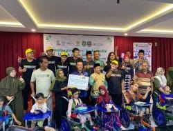 Baznas Bekerjasama Dengan Pemkab Bagikan Kursi Roda