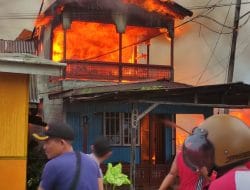 Kebakaran di Gunung Tabur Hanguskan 8 Unit Rumah, Penyebab Kebakaran Sementara Masih Belum diketahui
