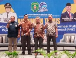 Penutupan Bimtek PPID, Zubair Minta Seluruh PD Implementasikan Ilmu yang Diperoleh dari Narasumber