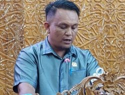 Fraksi Demokrat Sampaikan Pandangan Umum pada Rapat Paripurna ke 18