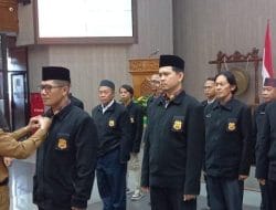 Bupati Ardiansyah Sulaiman Mengukuhkan Pengurus FKDM Kutim