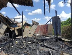 Di Duga Korsleting listrik ,1 Unit Rumah Ludes Dilahap Si Jago Merah.