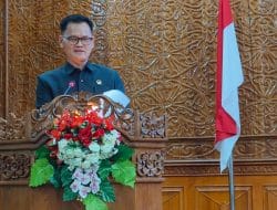 Kajan Lahang Sampaikan Pemandangan Umum Fraksi Nasdem Terhadap RAPBD Kutim TA 2024