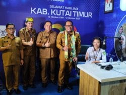 Wabup Kasmidi Mendorong Kepala Perangkat Daerah untuk Berpartisipasi Aktif dalam Program Podcast Bincang Kutai Timur