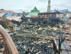 Kebakaran Hebat Melanda Desa Singa Geweh, Sangatta Selatan, Kutai Timur