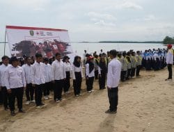 Peringati Hari Relawan PMI Ke 18 PMI Kutim Gelar Upacara di Pantai Marang Kaliorang