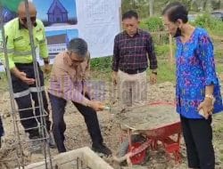 Bupati Kutai Timur Letakkan Batu Pertama Pembangunan Gereja HKI