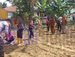 Polsek Rantau Pulung Ajak Warga Optimalkan Lahan Tidur untuk Pertanian