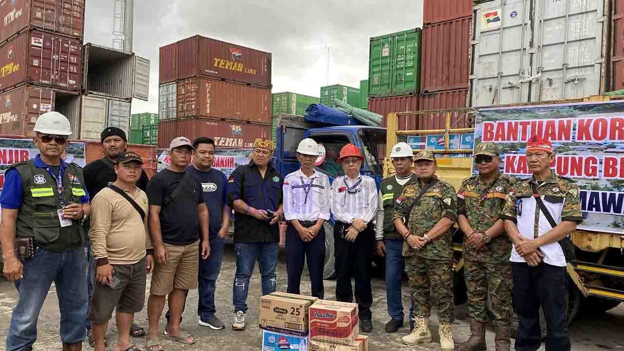 Bantu Warga Terdampak Banjir, PT PASN dan PT PMB Kirim Ribuan Paket Sembako ke Bena Baru
