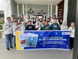 Mahasiswa Magister Manajemen UMKT Kunjungi PT Multi Harapan Utama dan Pabrik Beras Cap Tugu di Desa Loh Sumber 