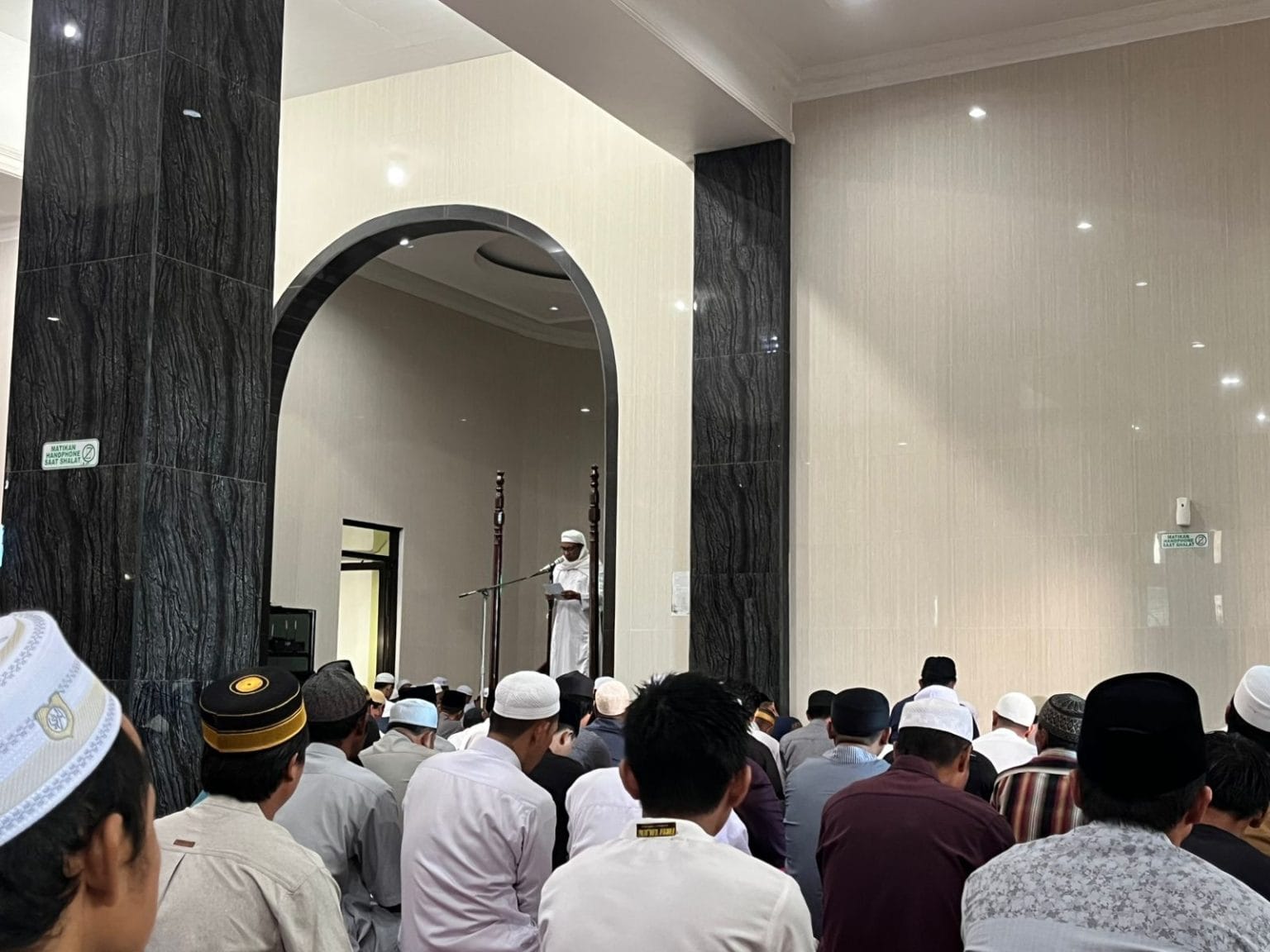 Mesjid Al Mujahidin Padati Jamaah, 14 Hewan Kurban Siap di Sembelih ...