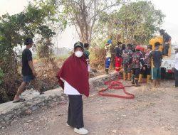 Camat Dewi Dohi Terjun Langsung, Karhutla di Jalan Gurus Besar Meluas hingga Jalan Kenyamukan